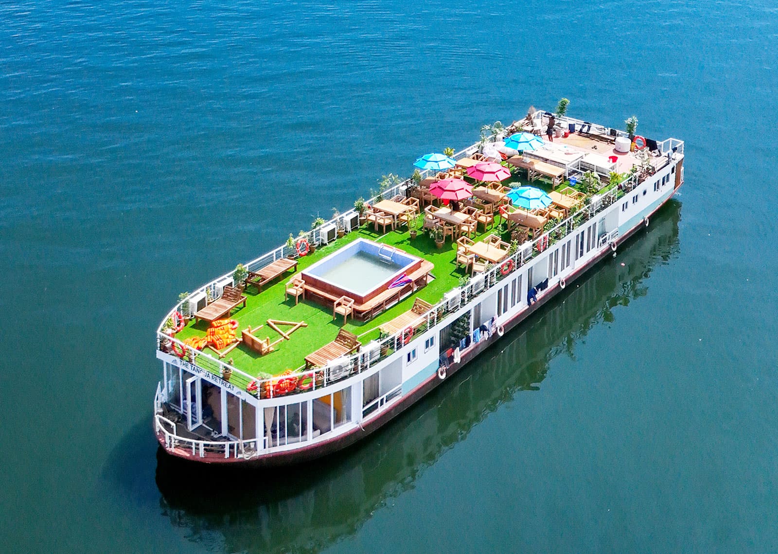 The Tangua Retreat floating cruise with guests on deck